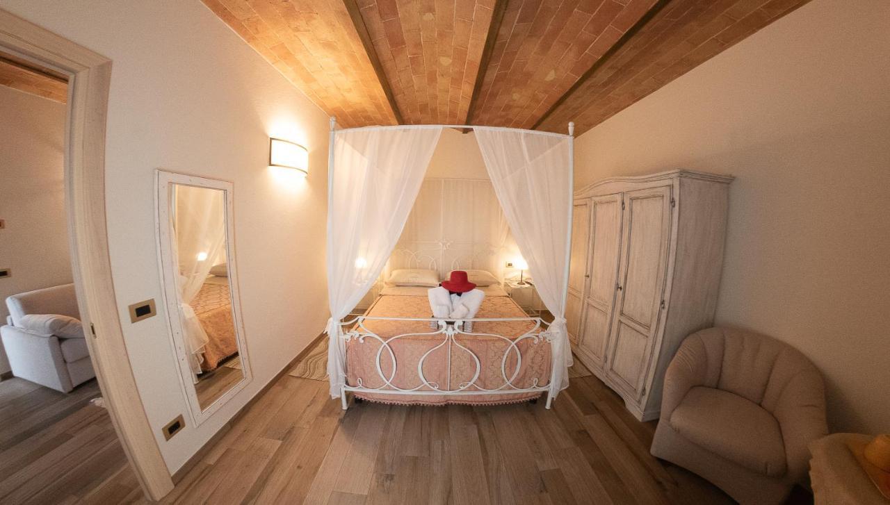 I Due Cipressi Guest House Torrenieri Bagian luar foto