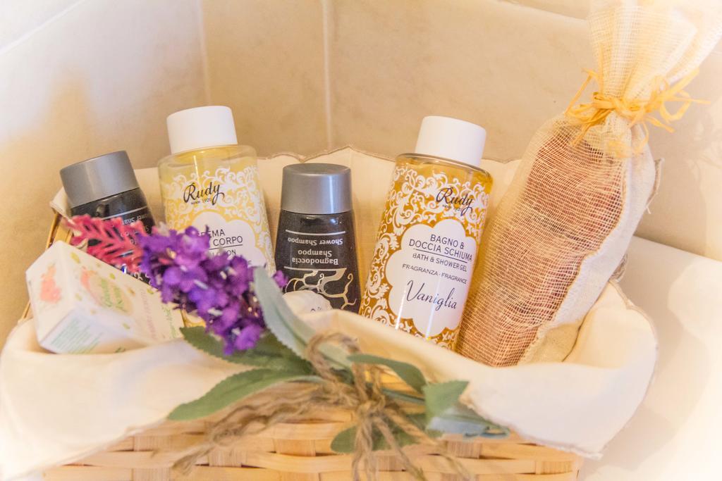 I Due Cipressi Guest House Torrenieri Bagian luar foto
