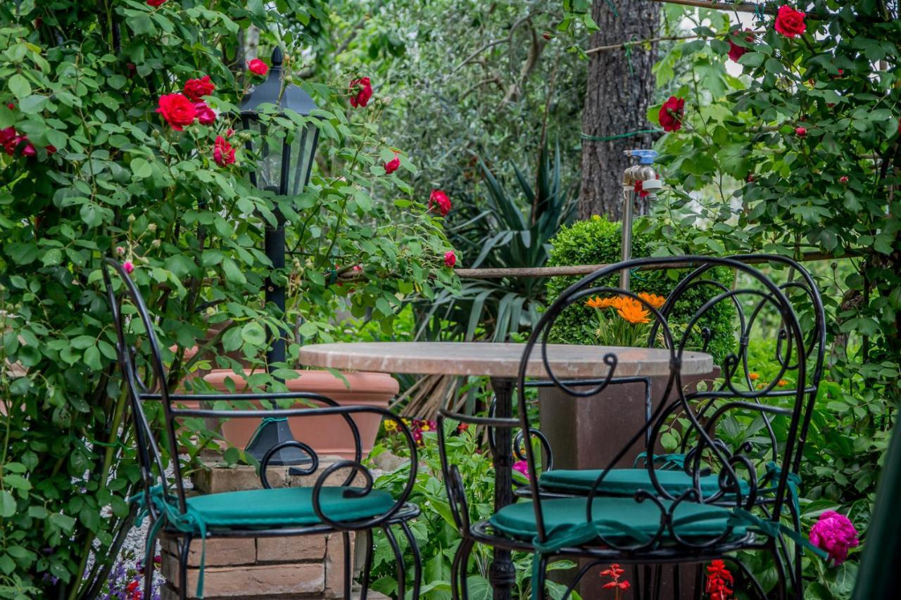 I Due Cipressi Guest House Torrenieri Bagian luar foto