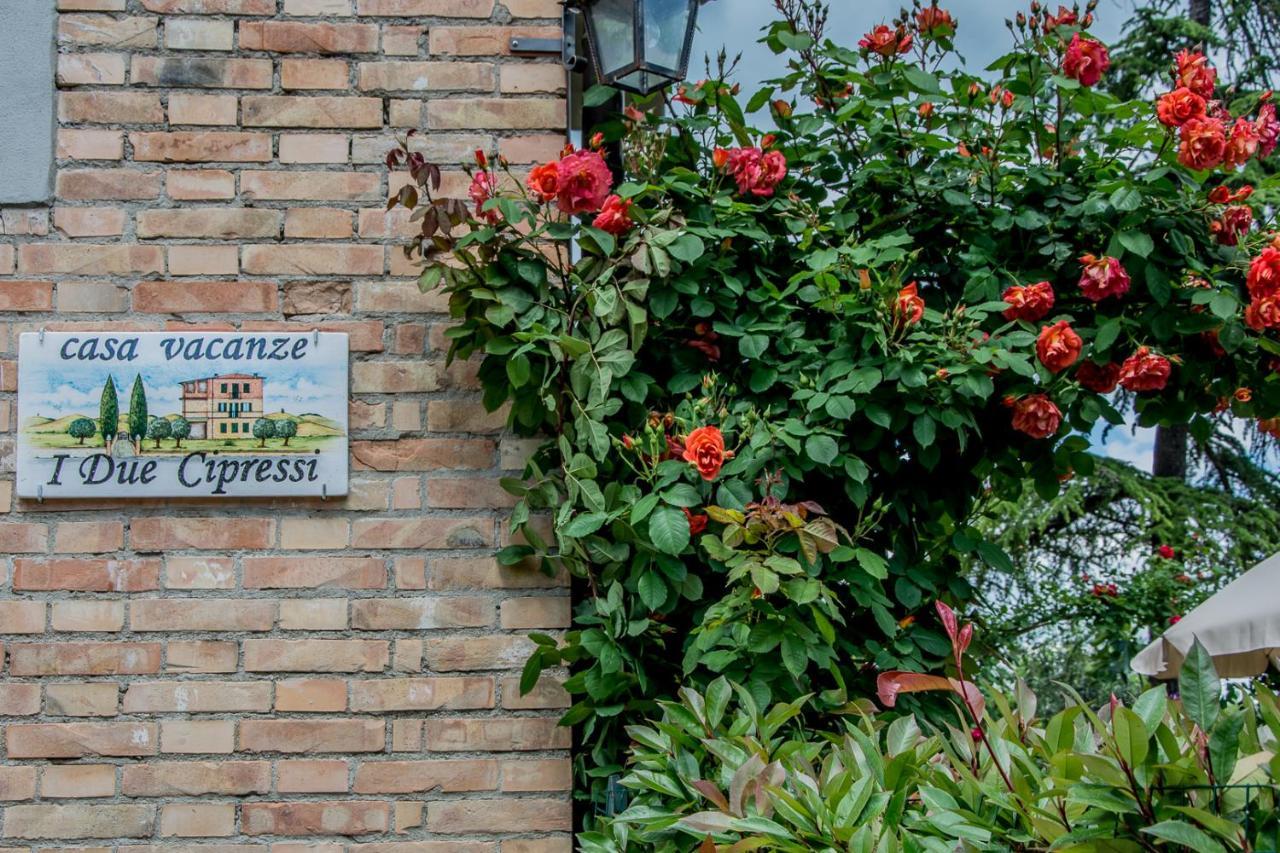 I Due Cipressi Guest House Torrenieri Bagian luar foto